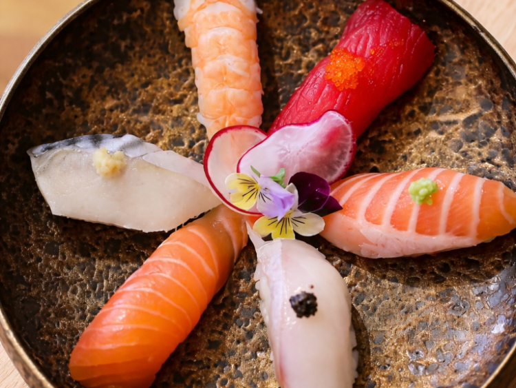 Nori Table slider image