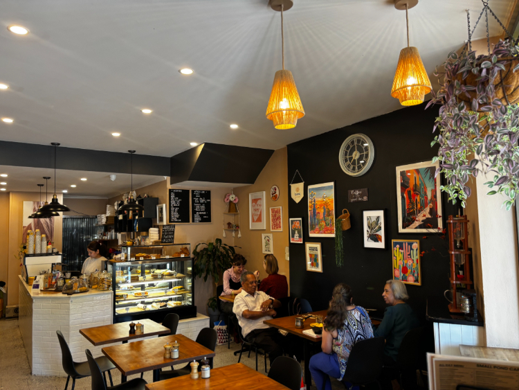 Small Pond Cafe slider image