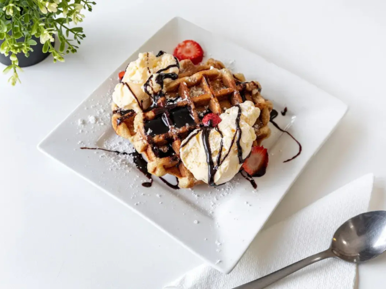 Amici Pizza Cafe slider image