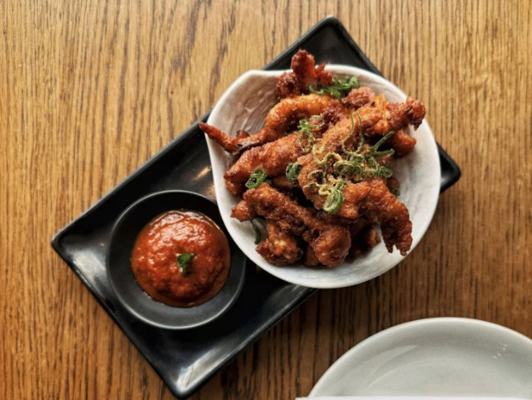 Lawnton Dining slider image