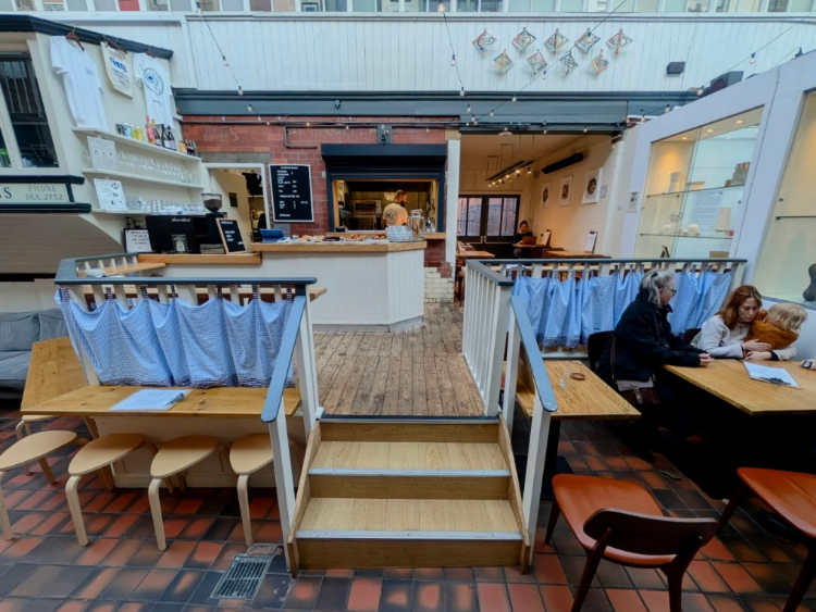 Fred's Cafe slider image