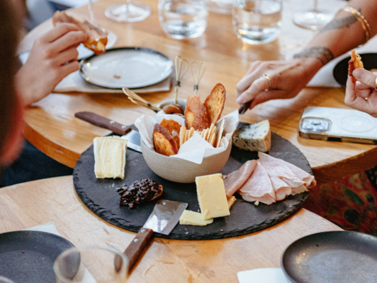 Noir Paddington slider image