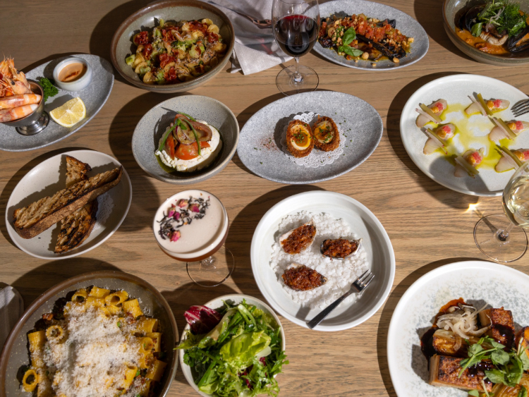 Quello Bar slider image