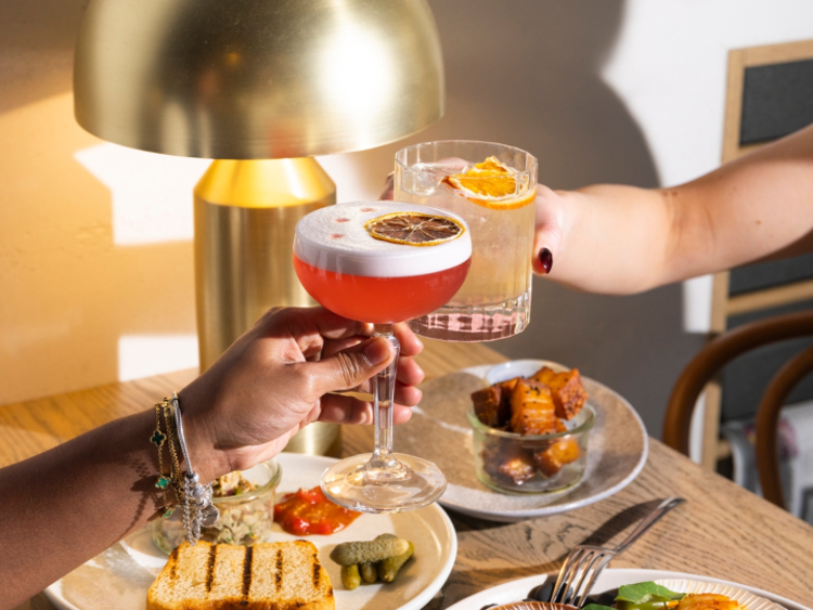 Quello Bar slider image