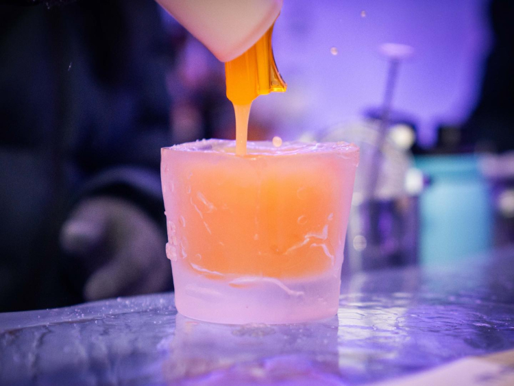 IceBar Surfers slider image