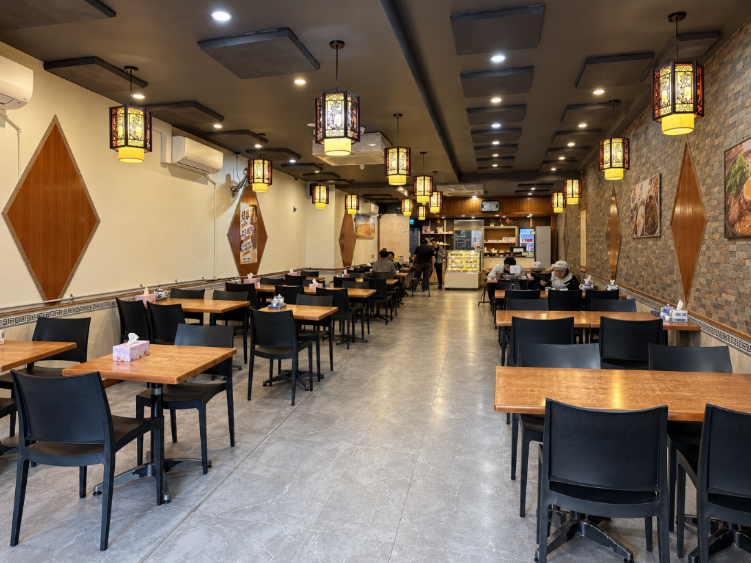 Niu Yi Wan Lanzhou Beef Noodles slider image