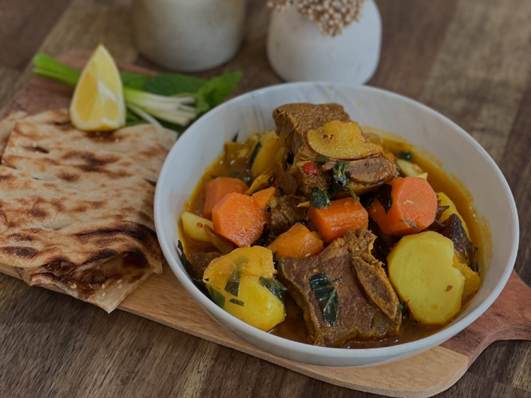 Leon Pho & Roll slider image