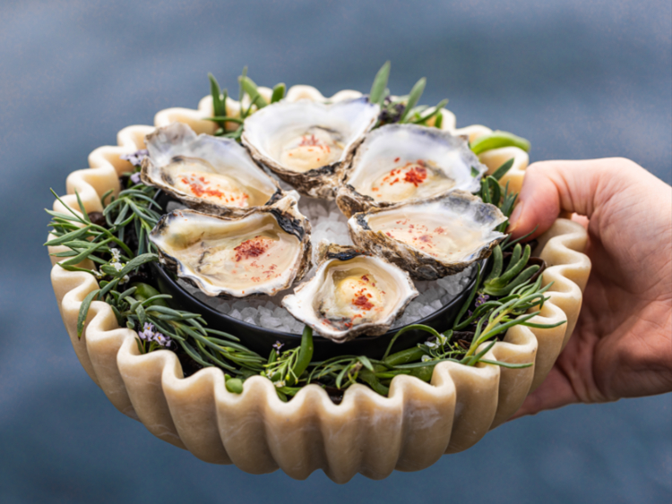 Pier Dining slider image