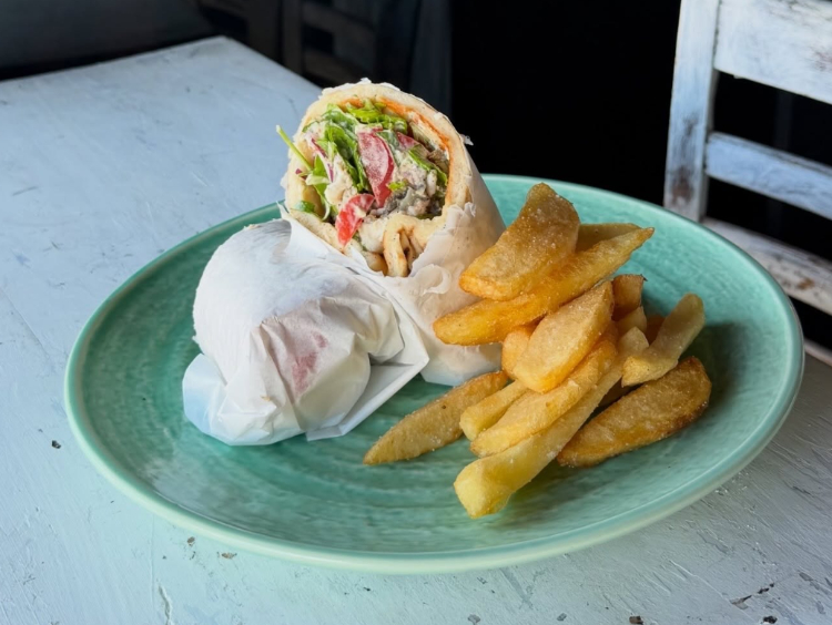 Manny's Wine and Fish slider image