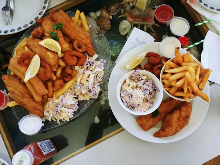 Mako Seafood slider image
