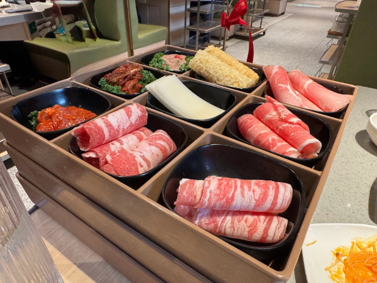 Haidilao Hotpot - Glen Waverley slider image