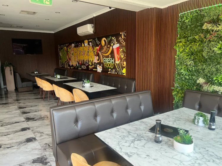 Joe's Pizza Bar slider image