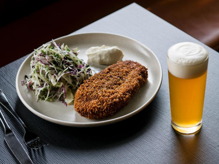 Green Man's Arms Bar & Restaurant slider image