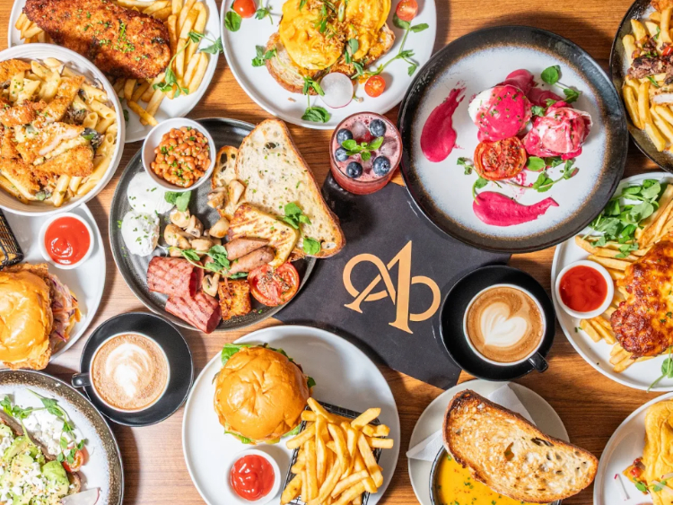 Averra Cafe & Diner slider image