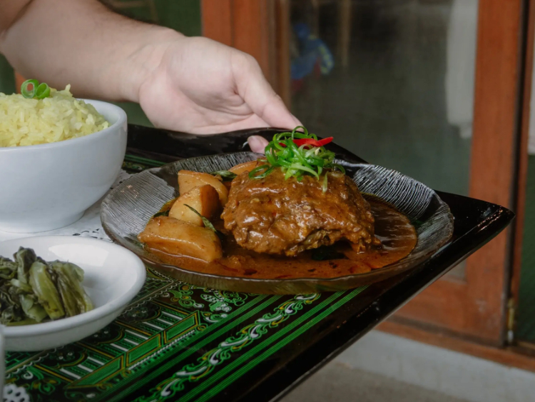 Burmese House - Richmond slider image