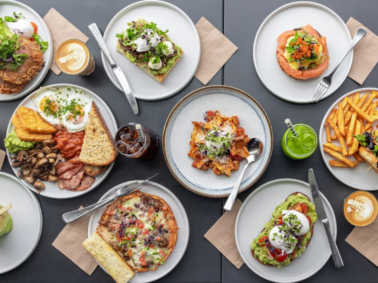 Leaf Cafe & Co - The Ponds slider image