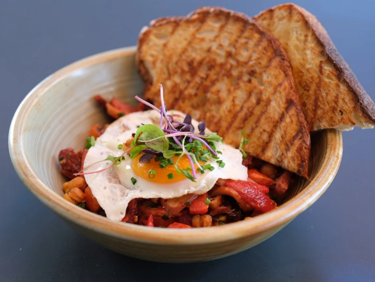 Leaf Cafe & Co - The Ponds slider image