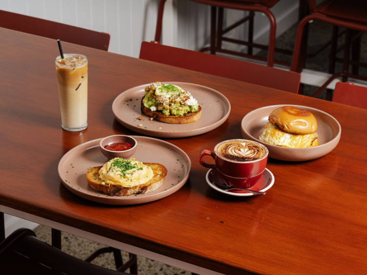 Salty's Nobby Beach slider image