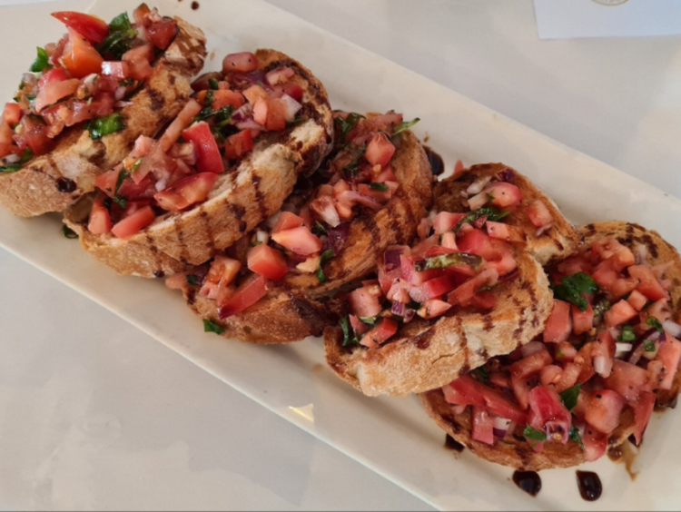 Pier 35 Bar & Grill slider image