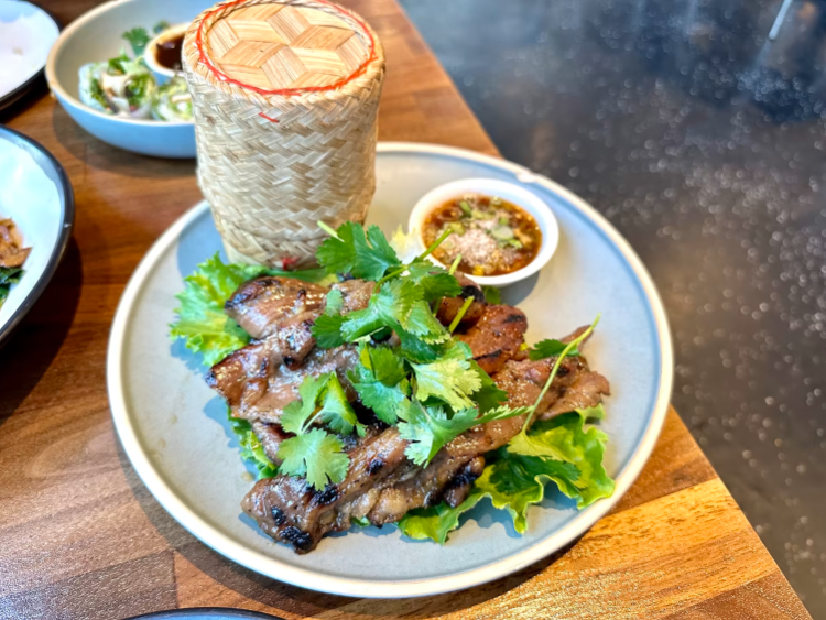 E.Laenoi Lao Restaurant slider image