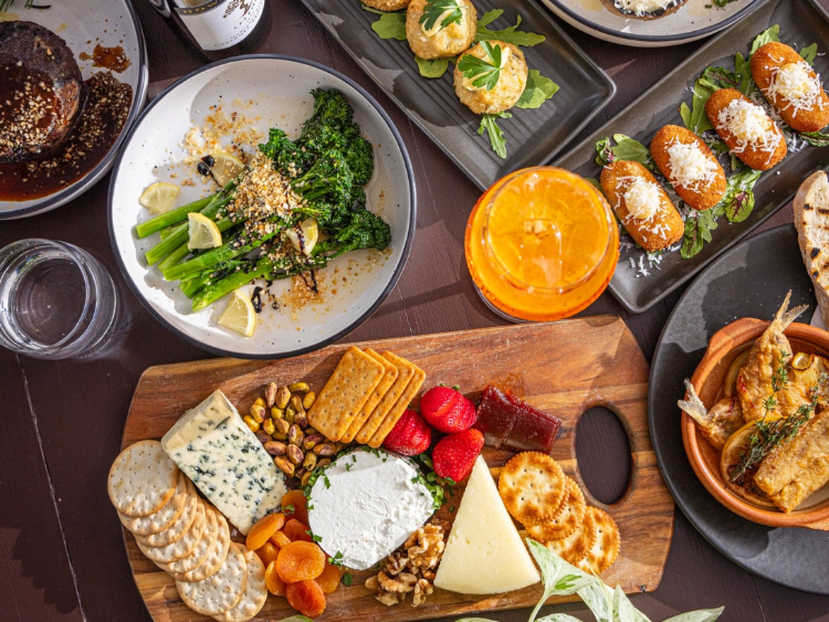 EJ Station House slider image