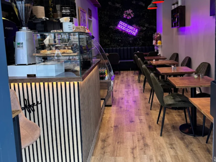 SW6 Aroma Cafe slider image