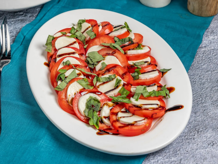 La Famiglia Italian Woodfired Pizzeria slider image