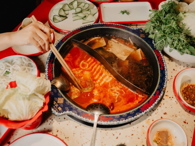 Wu Ming Hot Pot slider image