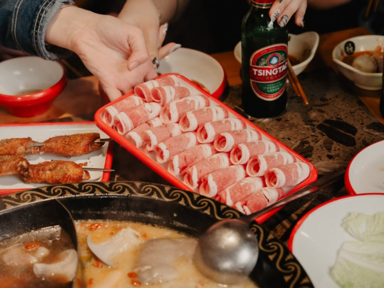 Wu Ming Hot Pot slider image