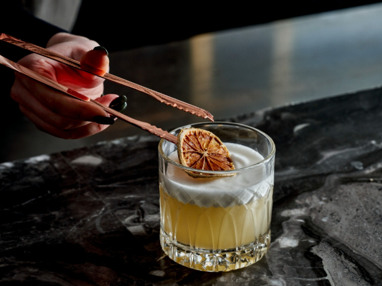 M Bar at Melbourne Marriott Hotel slider image