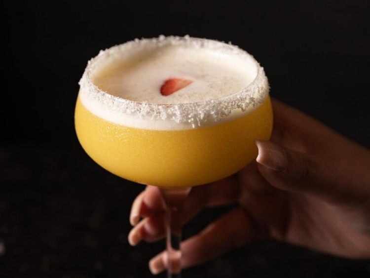 M Bar at Melbourne Marriott Hotel slider image