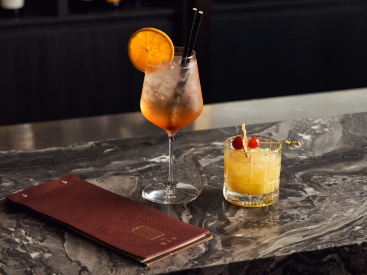 M Bar at Melbourne Marriott Hotel slider image