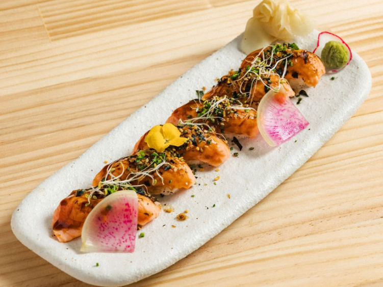 Maki2093  slider image