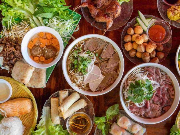 Tia's Banh Mi slider image