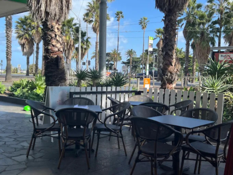Manu's Cafe And Restaurant slider image