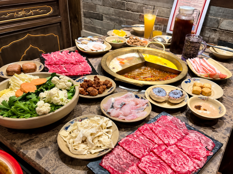 Xiao Long Kan Chinese Hotpot slider image