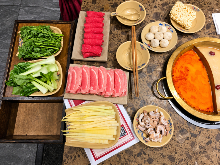 Xiao Long Kan Chinese Hotpot slider image