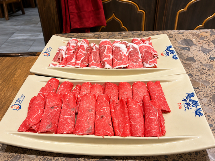 Xiao Long Kan Chinese Hotpot slider image
