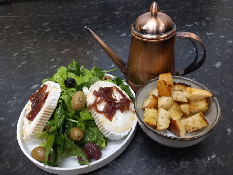 Tomato & Basil Pizzeria slider image