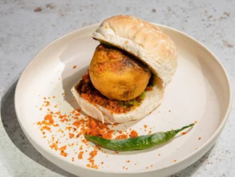 Bombay Corner - Indian Street Food slider image