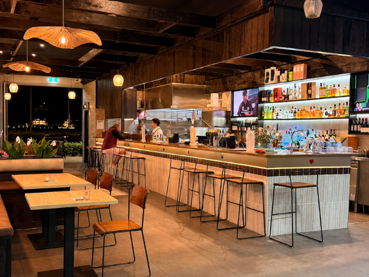 Oatz Bistro Bar slider image