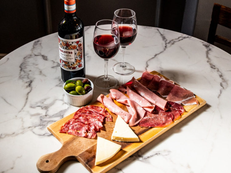 Pizza Vacanza Italian Restaurant slider image