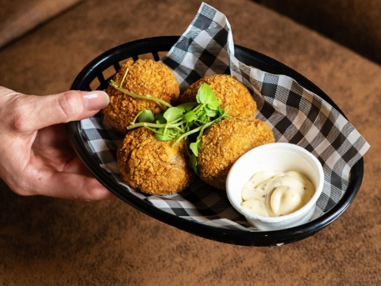 Carolina's Bar And Grill slider image