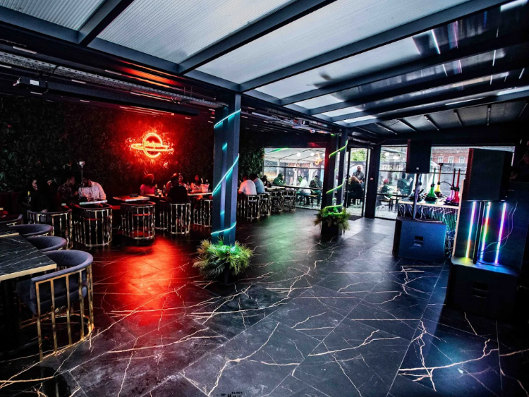 Ekelipse Lounge slider image