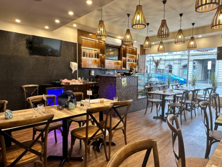 Laung Laachi Hawthorn slider image