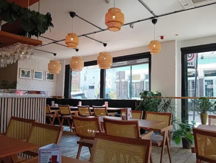 Els Bistro & Bar slider image