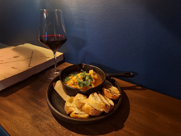 Mala Mia slider image