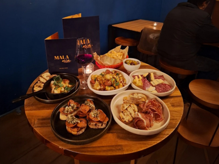 Mala Mia slider image