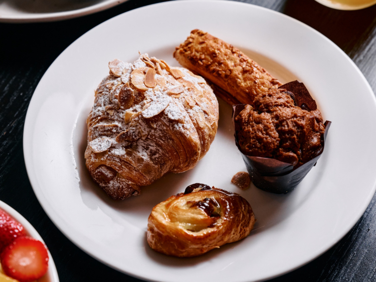 Mr. Hive Kitchen & Bar slider image