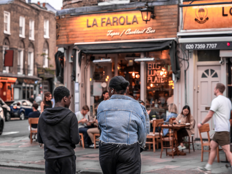 La Farola Cafe & Bistro slider image